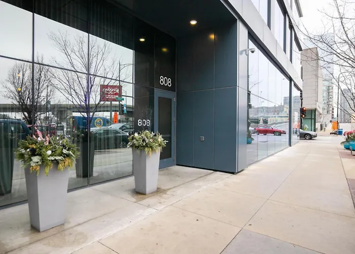 W Loop 2br W Gym Pool In Heart Of Greektown Chi-534 *